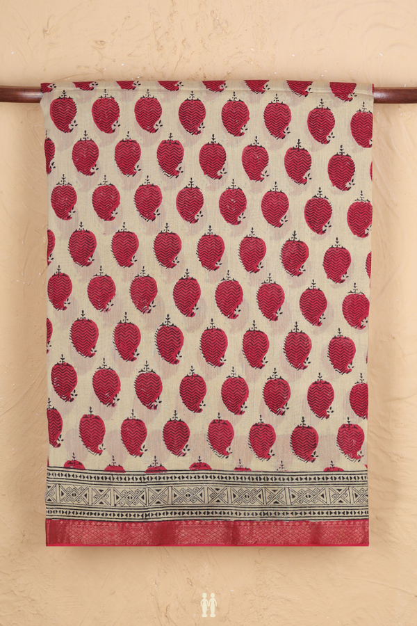 Mangalagiri Cotton Saree In Off White With Paisley Design