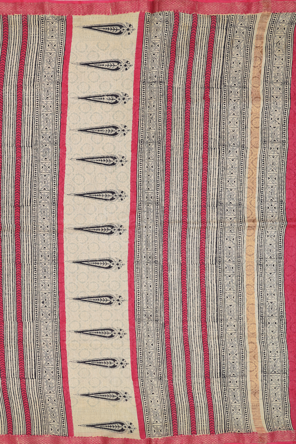 Mangalagiri Cotton Saree In Off White With Paisley Design
