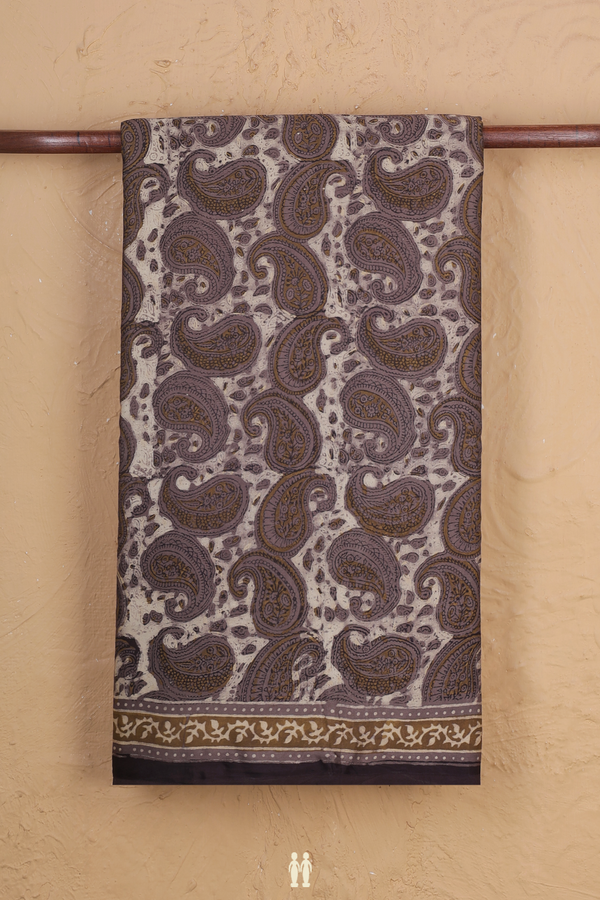 Modal Silk Saree In Cream Color With Paisley Design