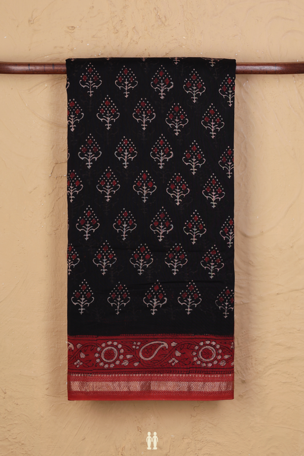 Chanderi Silk Cotton Saree In Black With Printed Buttas