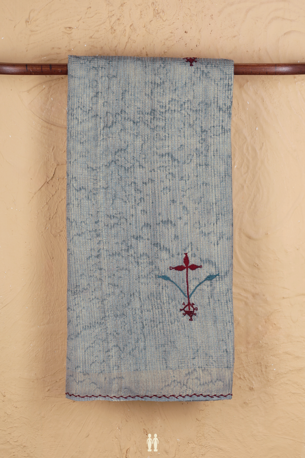 Tussar Silk Saree In Grey Along Checks With Motifs