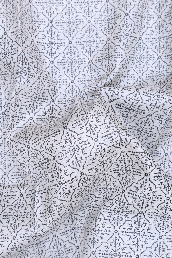 Tussar Silk Saree In White With Ogee Design