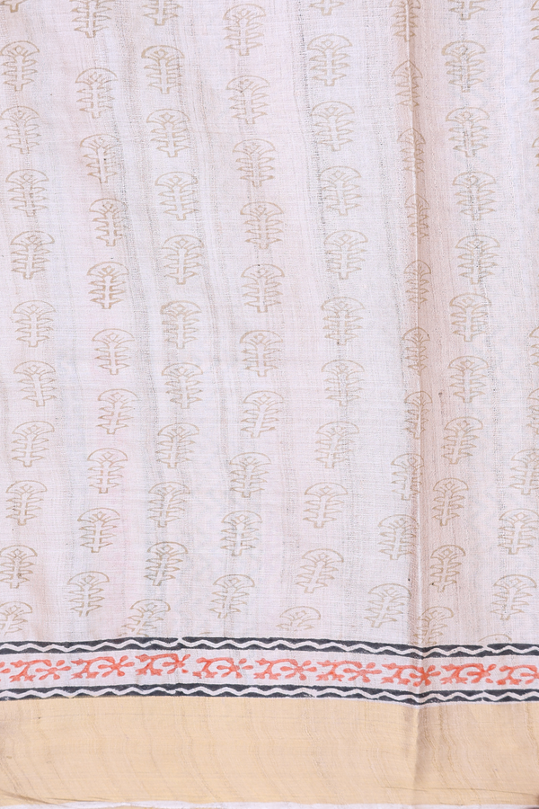 Tussar Silk Saree In Cream Color With Floral Buttas