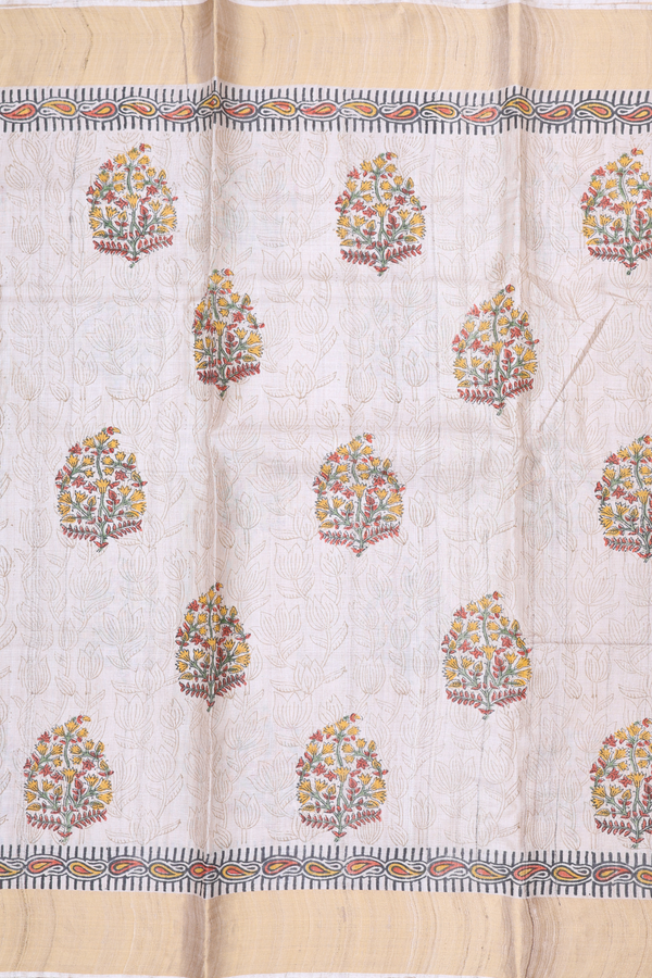 Tussar Silk Saree In Cream Color With Paisley Motifs