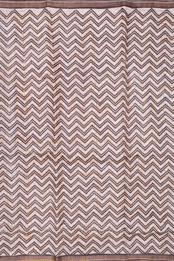 Tussar Silk Saree In White With Chevron Design