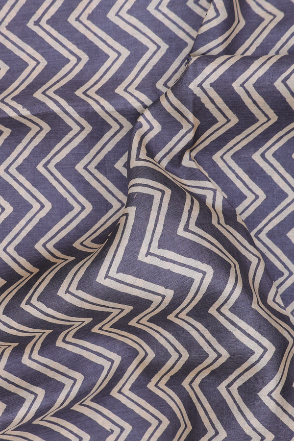 Tussar Silk Saree In Grey And Cream With Chevron Design