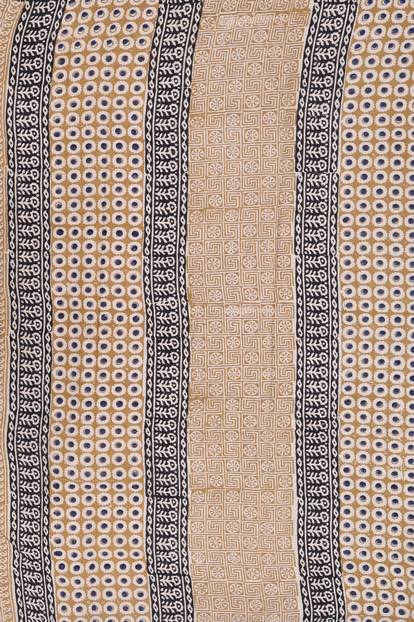 Jaipur Cotton Saree In Beige With Paisley Buttas