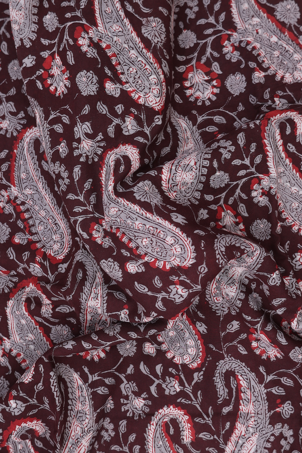 Jaipur Cotton Saree In Dark Maroon With Paisley Design