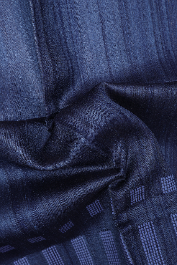 Jute Saree In Blue With Threadwork Design