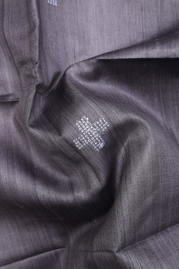 Jute Saree In Grey With Threadwork Design