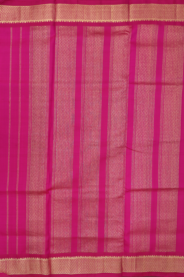 Kanchipuram Nine Yards Silk Saree In Magenta With Zari Border