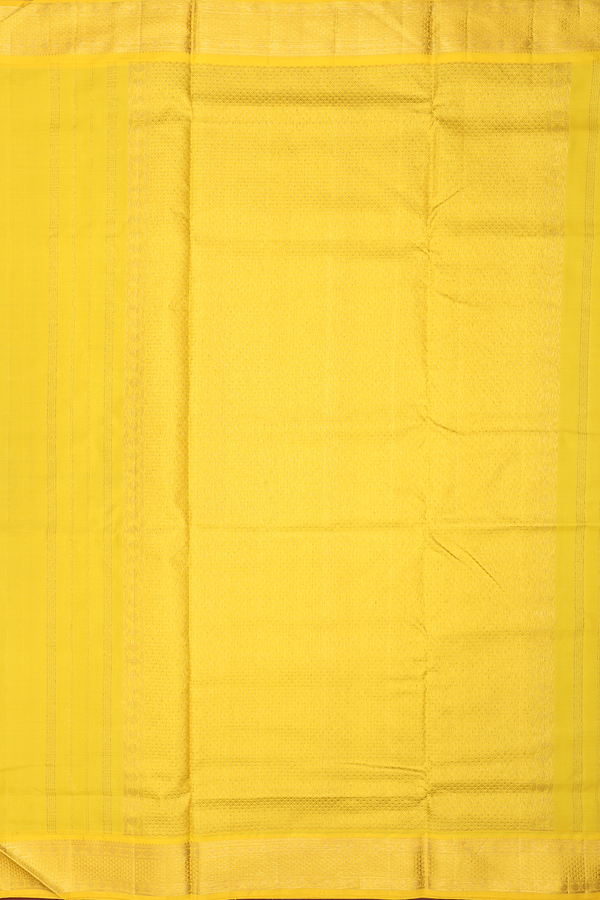 Kanchipuram Nine Yards Silk Saree In Green With Zari Border