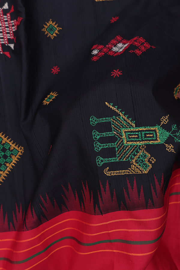 Kanchipuram Silk In Black With Threadwork Design