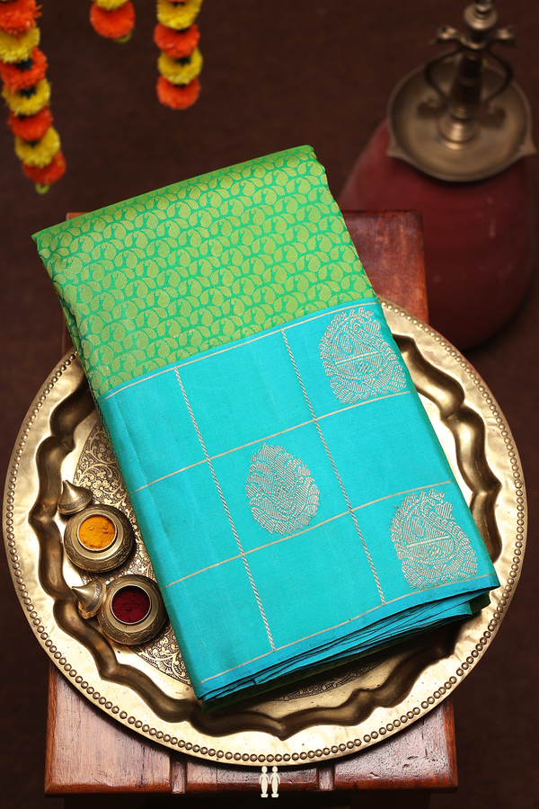 Kanchipuram Silk Saree In Green With Jacquard Pattern