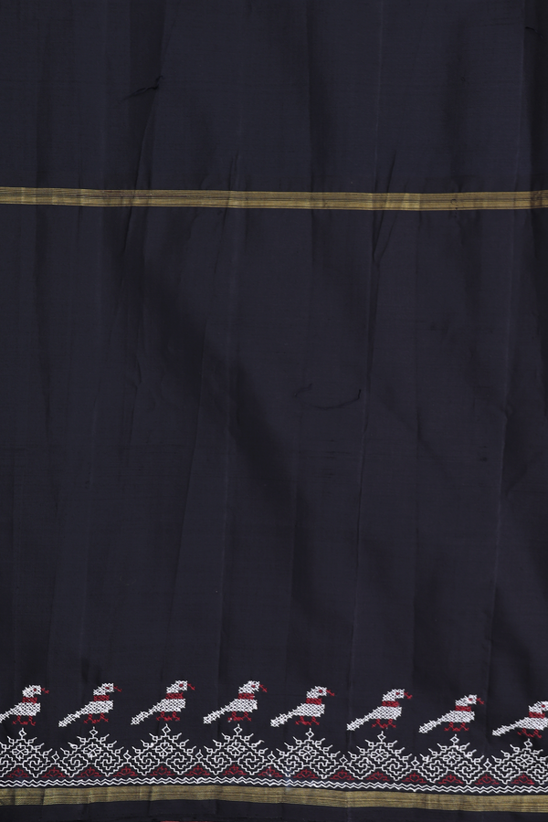 Kanchipuram Silk In White With Threadwork Design