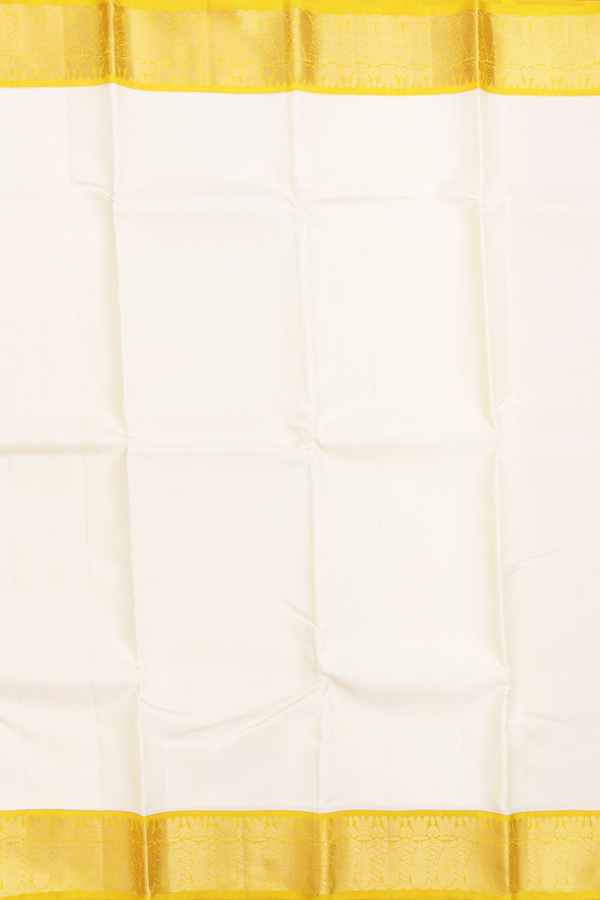 Kanchipuram Silk Saree In Beige With Contrast Border