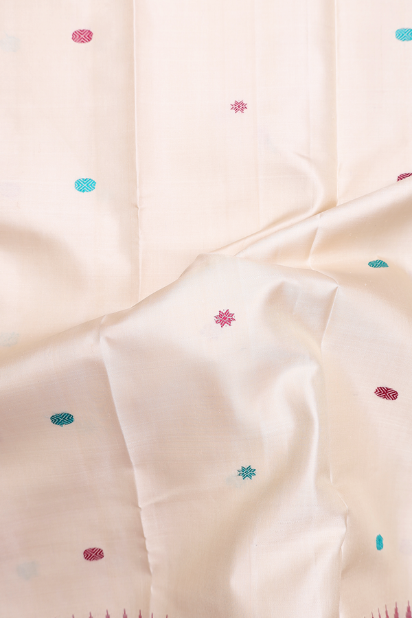 Kanchipuram Silk Saree In Ivory With Floral Buttas