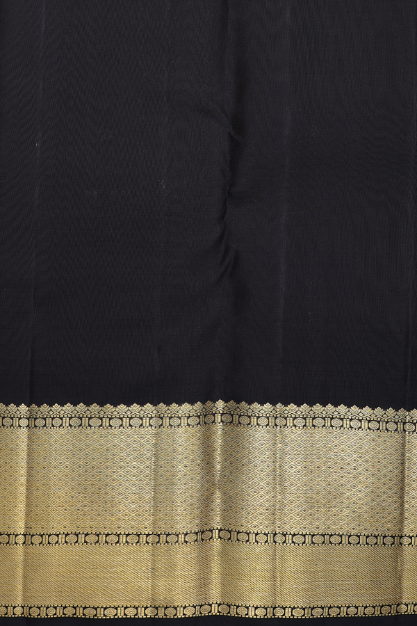 Kanchipuram Silk Saree In Beige With Zari Buttas