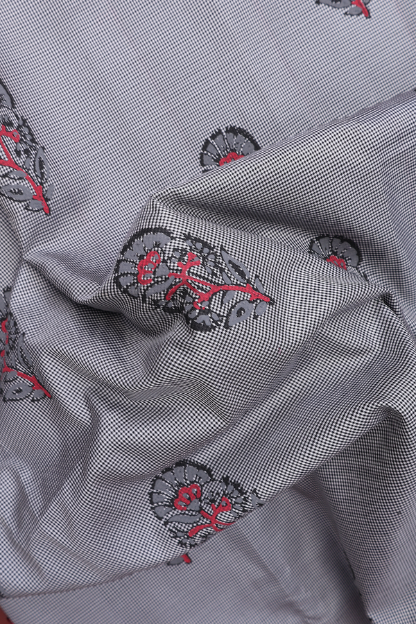 Kanchipuram Silk Saree In Black And White Along Checks