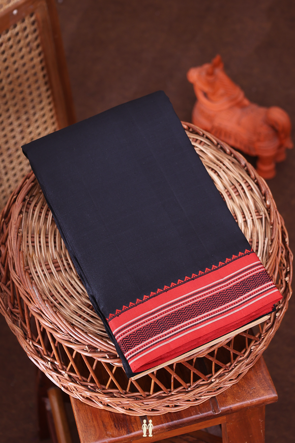 Kanchipuram Silk Saree In Black With Contrast Border