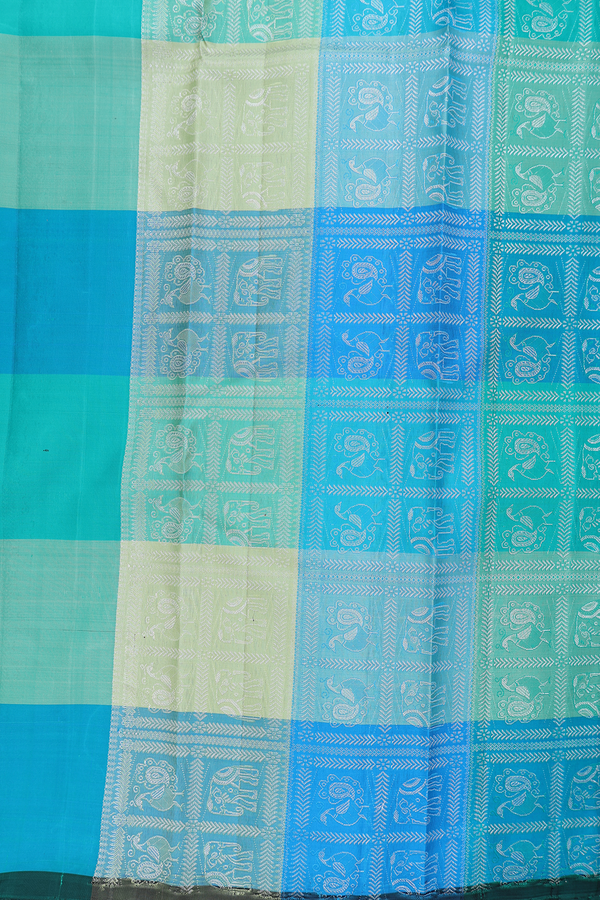 Kanchipuram Silk Saree In Black With Floral Buttis