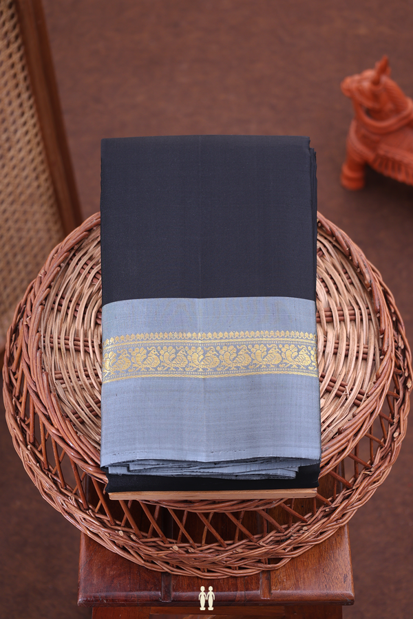 Kanchipuram Silk Saree In Black With Ganga Jamuna Border