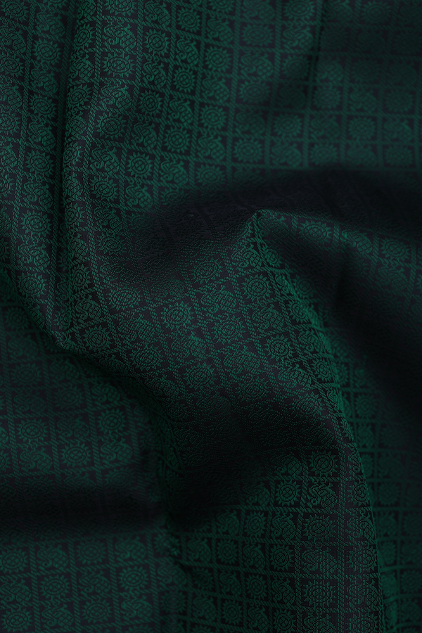 Kanchipuram Silk Saree In Black With Jacquard Pattern