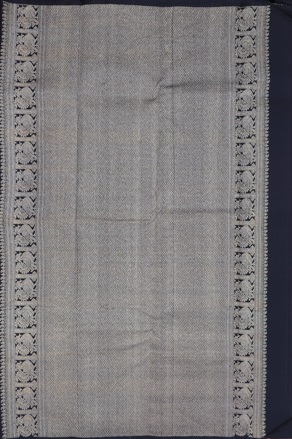 Kanchipuram Silk Saree In Black With Jacquard Pattern