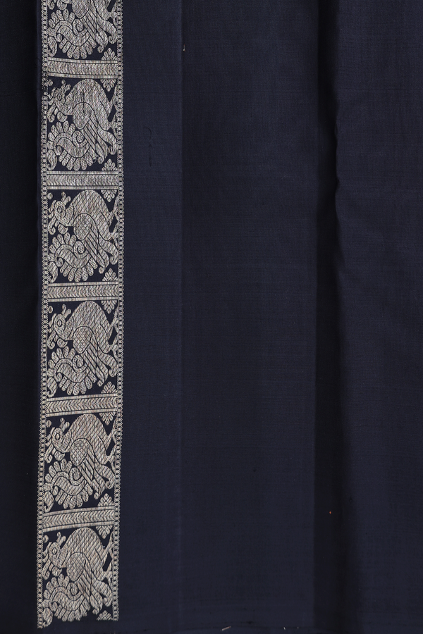 Kanchipuram Silk Saree In Black With Jacquard Pattern