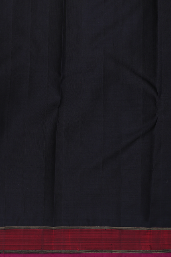 Kanchipuram Silk Saree In Black With Star Buttas
