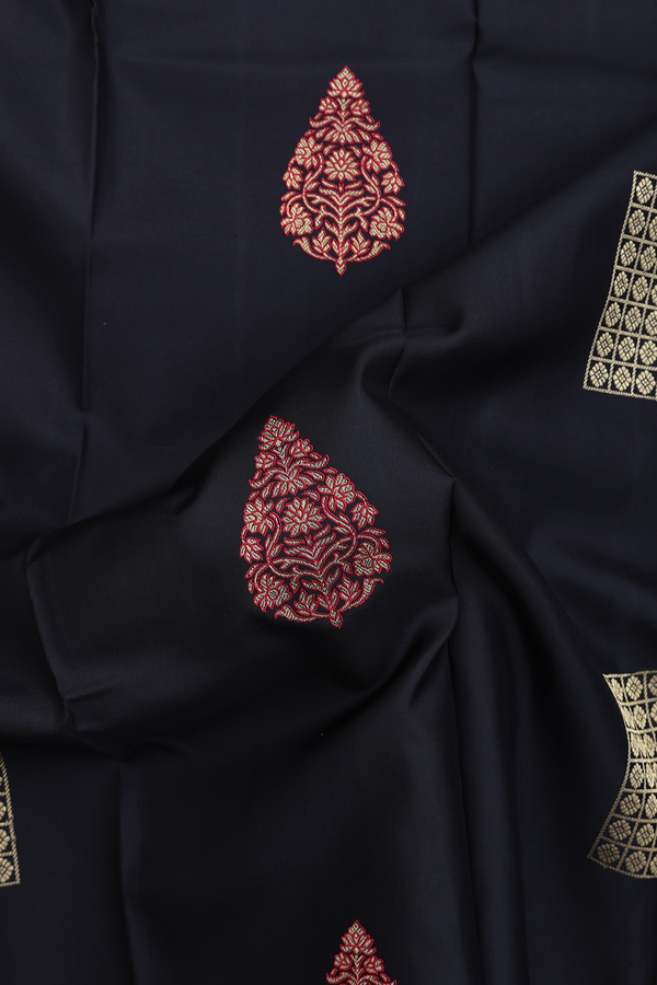 Kanchipuram Silk Saree In Black With Thilagam Motifs