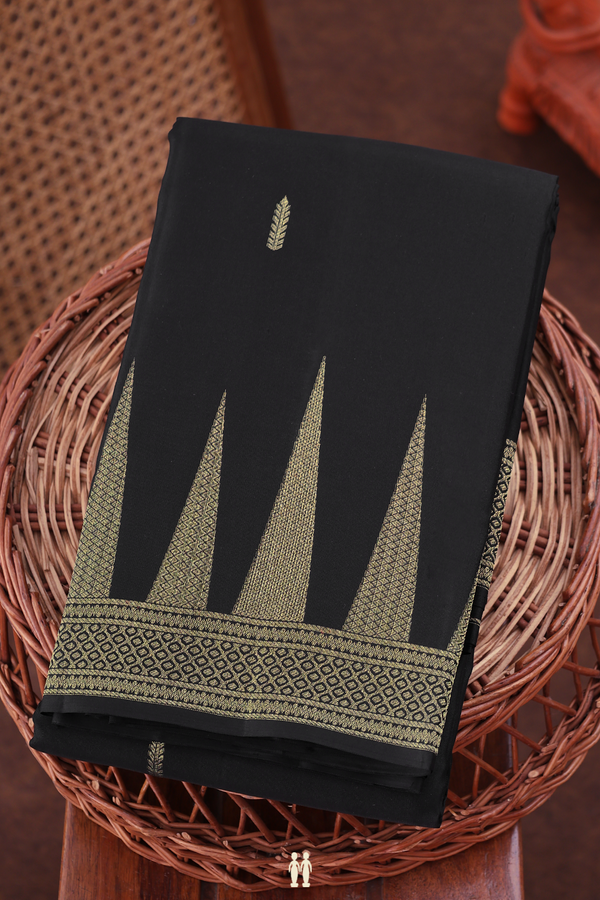 Kanchipuram Silk Saree In Black With Zari Buttas