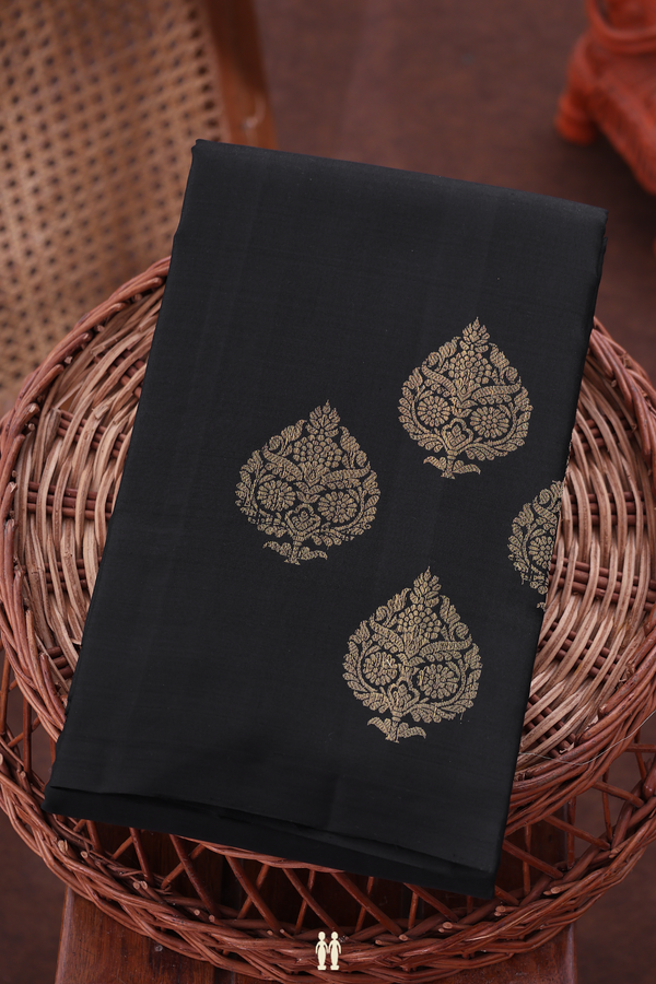 Kanchipuram Silk Saree In Black With Zari Motifs