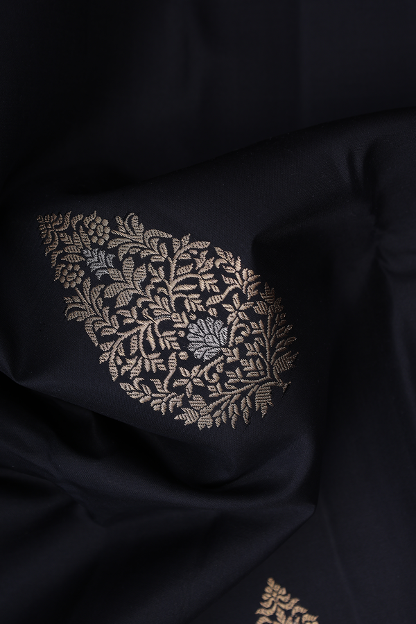 Kanchipuram Silk Saree In Black With Zari Motifs