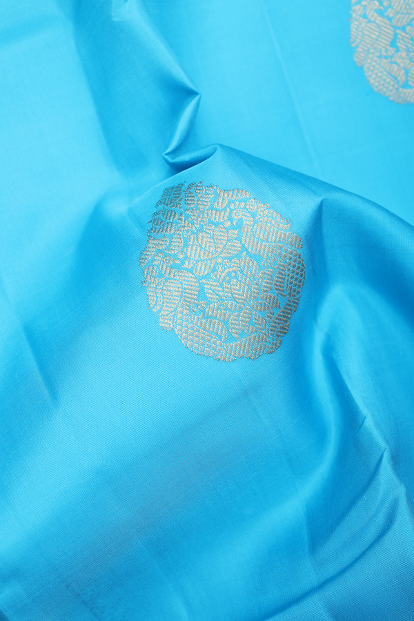 Kanchipuram Silk Saree In Blue With Zari Motifs