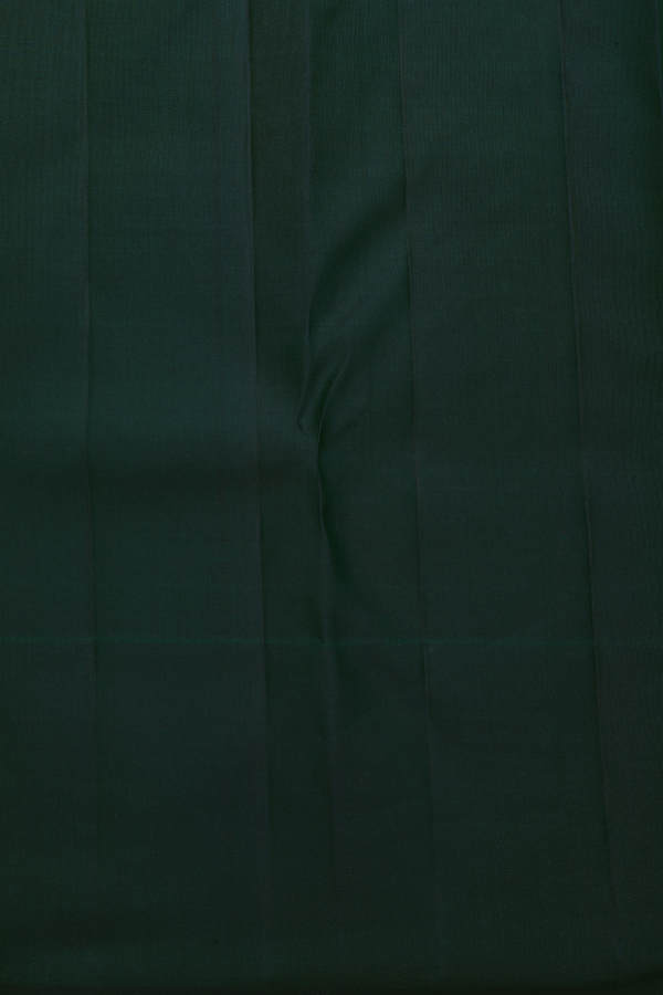 Kanchipuram Silk Saree In Bottle Green With Brocade Design