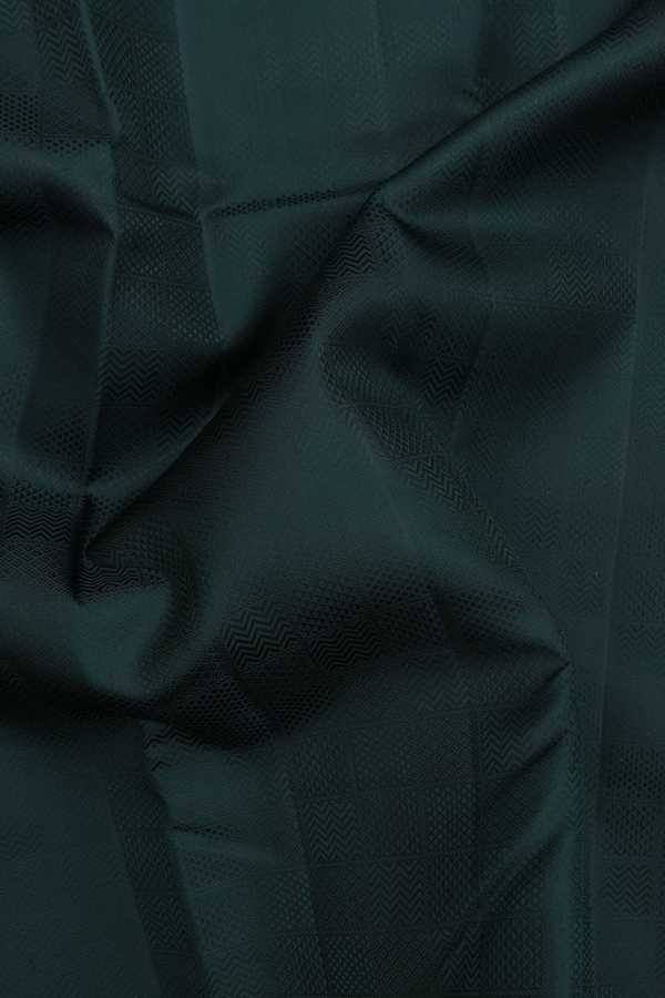 Kanchipuram Silk Saree In Bottle Green With Jacquard Pattern