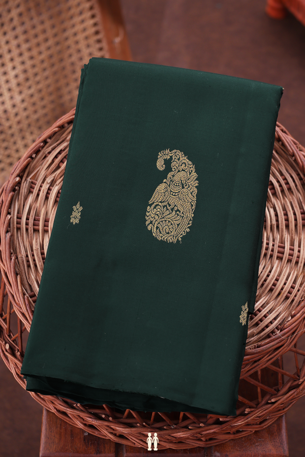 Kanchipuram Silk Saree In Bottle Green With Paisley Motifs