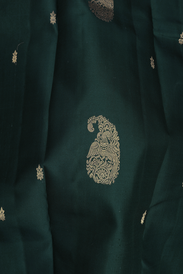 Kanchipuram Silk Saree In Bottle Green With Paisley Motifs