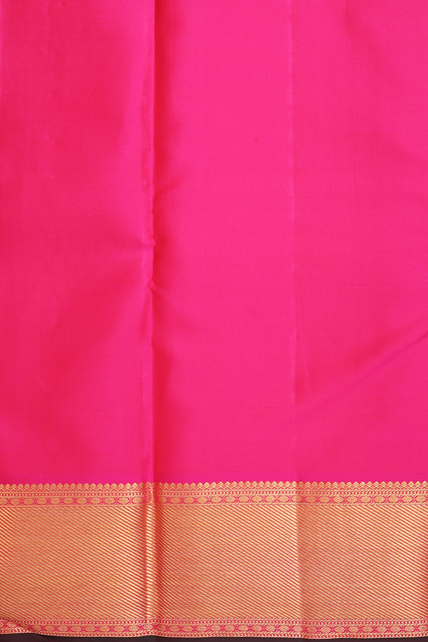 Kanchipuram Silk Saree In Bottle Green With Peacock Buttas