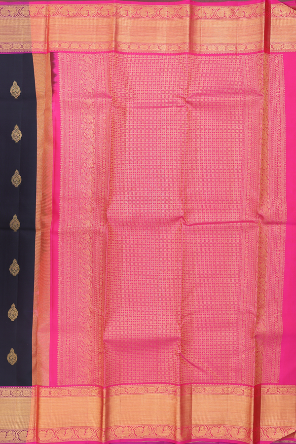 Kanchipuram Silk Saree In Bottle Green With Zari Buttas