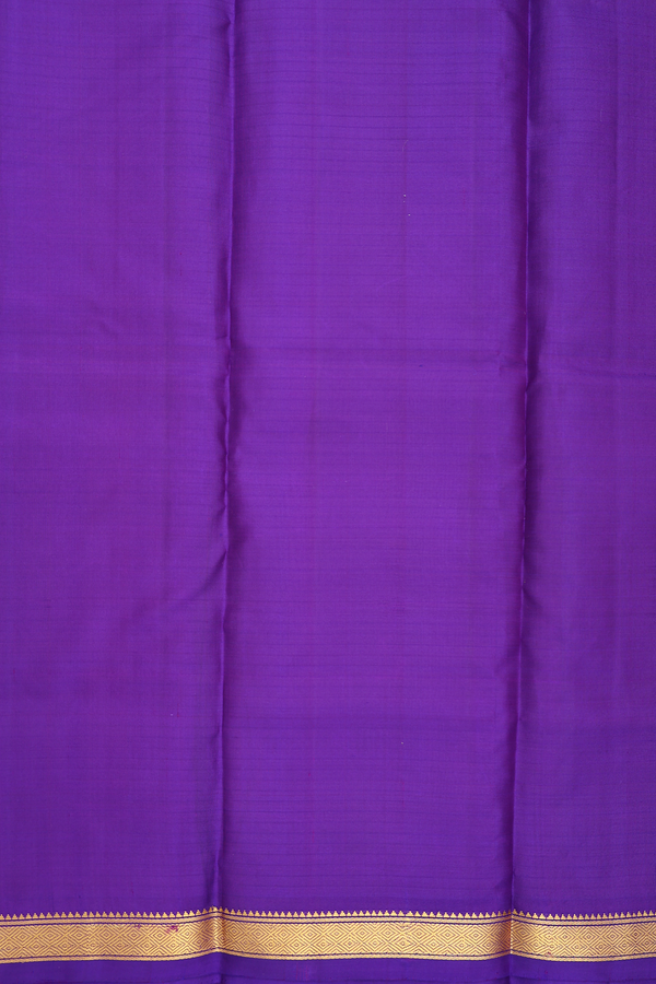 Kanchipuram Silk Saree In Dual Tone With Checks Design