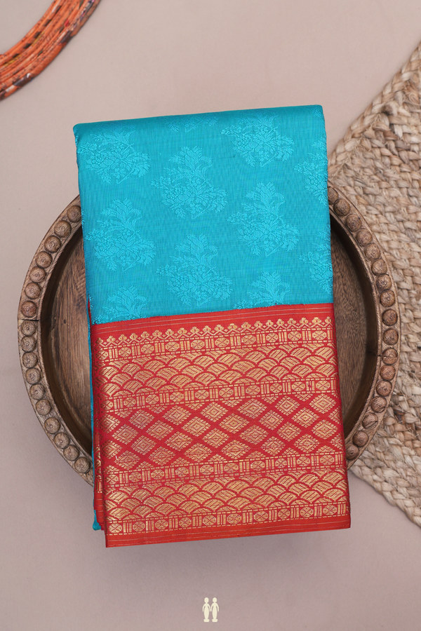 Kanchipuram Silk Saree In Cerulean Blue With Thread Design