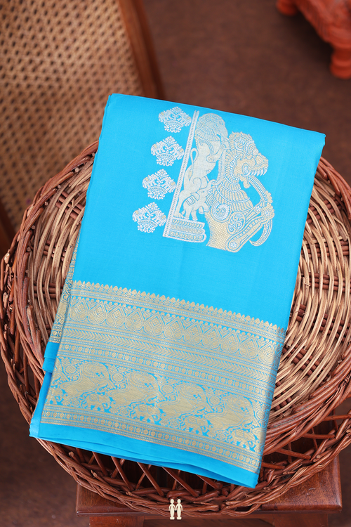 Kanchipuram Silk Saree In Cerulean Blue With Zari Motifs