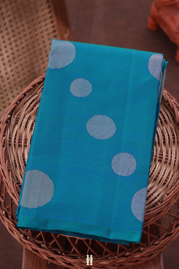 Kanchipuram Silk Saree In Cerulean Blue With Zari Motifs