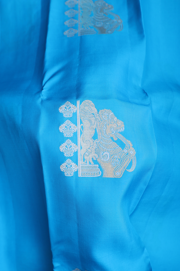 Kanchipuram Silk Saree In Cerulean Blue With Zari Motifs