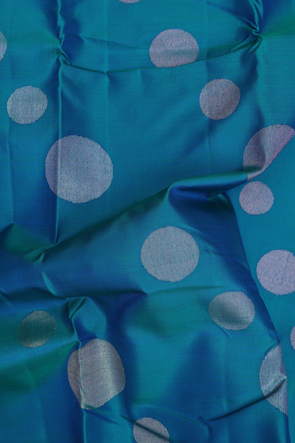 Kanchipuram Silk Saree In Cerulean Blue With Zari Motifs