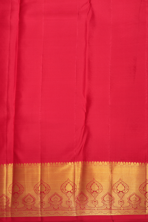 Kanchipuram Silk Saree In Chilli Red With Brocade Design