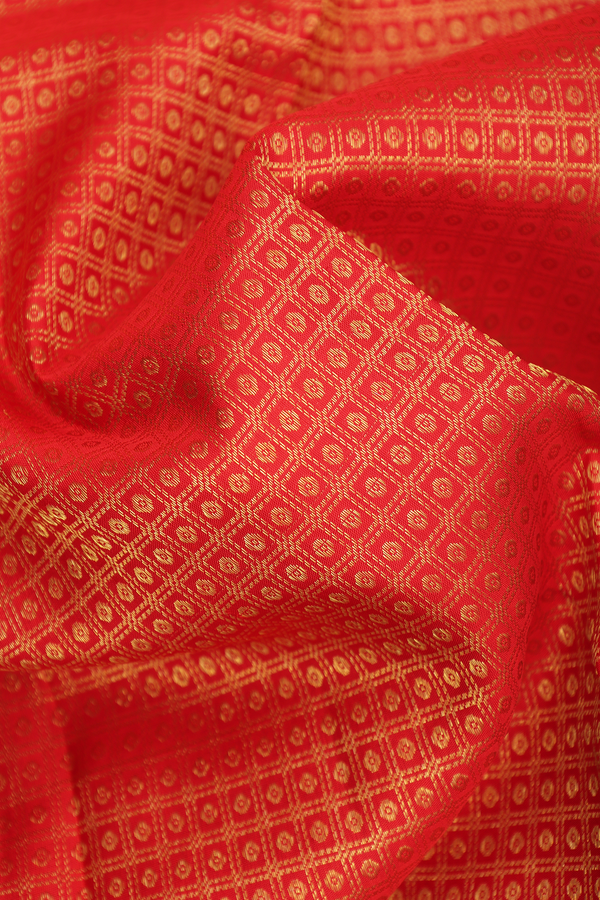 Kanchipuram Silk Saree In Chilli Red With Brocade Design