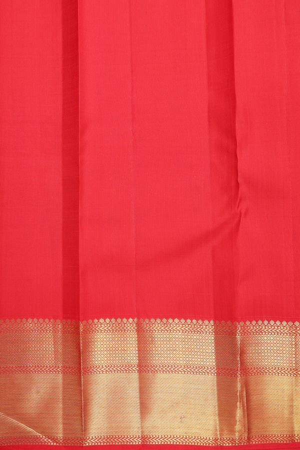 Kanchipuram Silk Saree In Chilli Red With Brocade Pattern